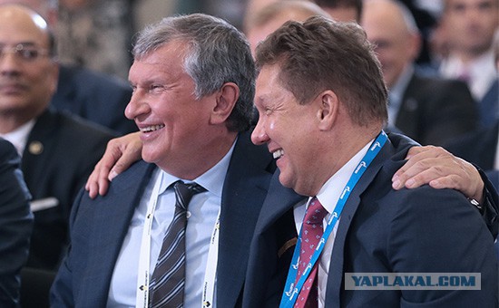 Путин предложил ввести присягу для чиновников и наказание за ее нарушение
