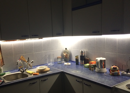 Подсветка рабочей зоны кухни.