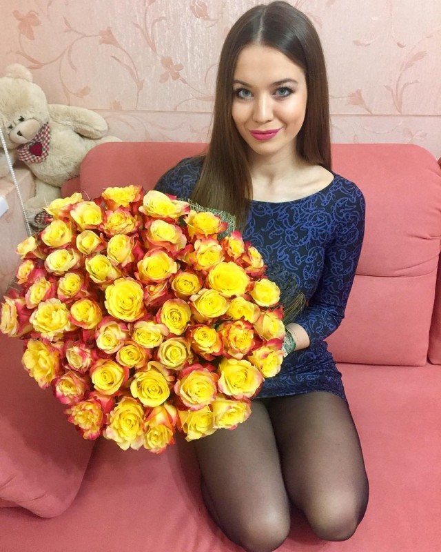Девушки в  домашней  обстановке
