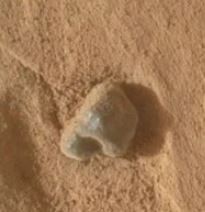 Марсоход NASA Curiosity обнаружил на Марсе странные «отпечатки ног» — учёные пока не знают, откуда они взялись