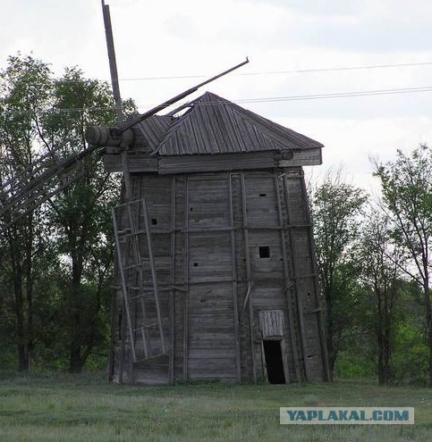 Век стоит не шелохнётся!
