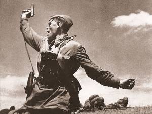 «Локомотив» оштрафовал Тарасова на €300 тыс. за футболку с Путиным