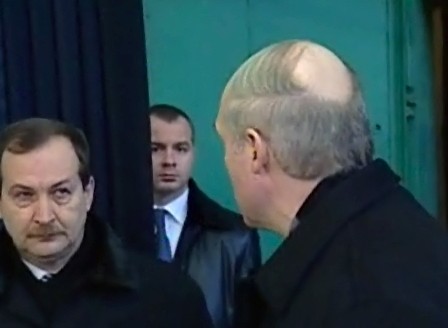 Мужик сам себе снял скальп!