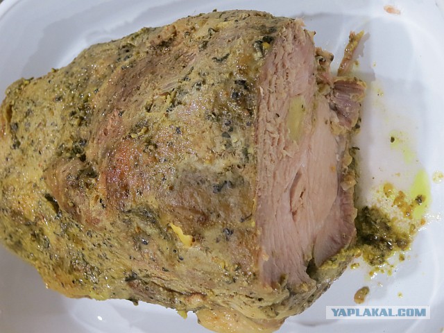 Каждому мужику по большому куску мяса!