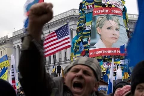 Глава ДНР вручил паспорт гражданина Республики российскому актеру Ивану Охлобыстину