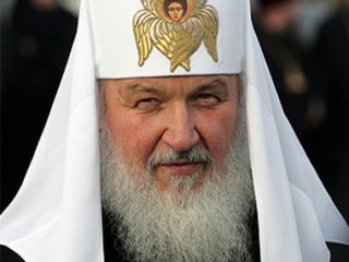 В Курске полуголая женщина нападала на детей и заставляла их молиться