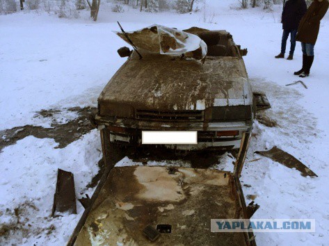На дне Енисея нашли авто с двумя трупами