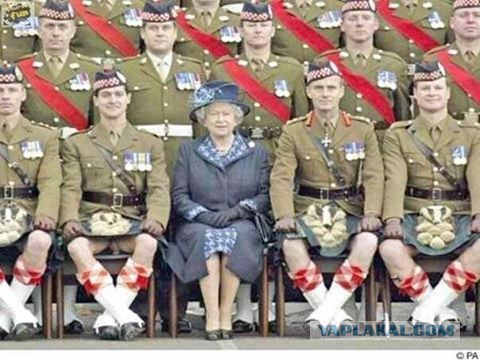 Главным оружием на параде 9 Мая стала путинская «армия в мини-юбках».