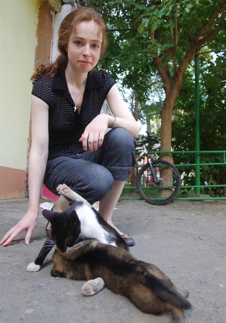 Кошка из Одессы выкормила щенка
