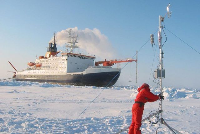 Жизнь на трескающейся льдине – коротко о работе полярника