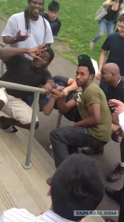 Охранник - падонок