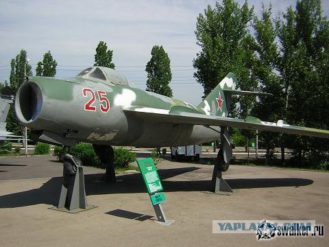20 самых интересных авиапамятников