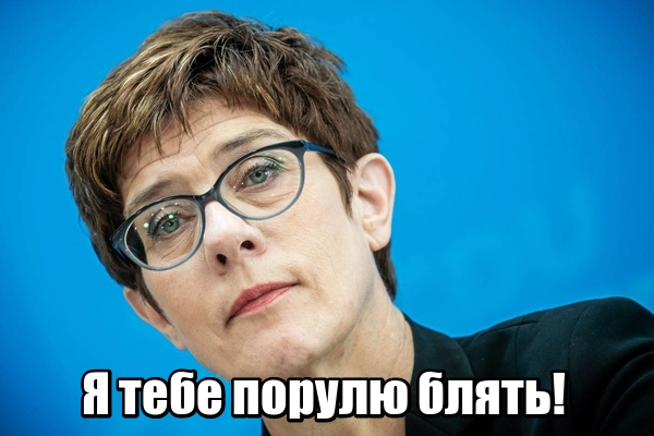 Меркель снова стало плохо на встрече на высшем уровне. Что-то старушке совсем нехорошо, пора на покой?