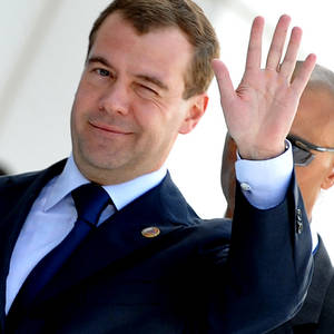Премьер Медведев призвал россиян готовиться к поиску новой работы