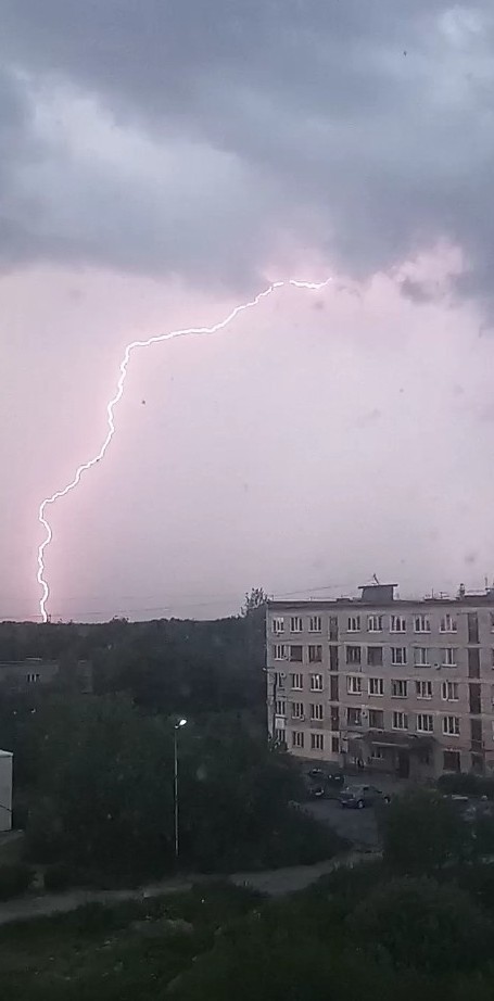В Новосибирске молния ударила в телевышку