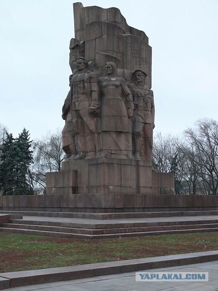 Пошлые советские скульптуры