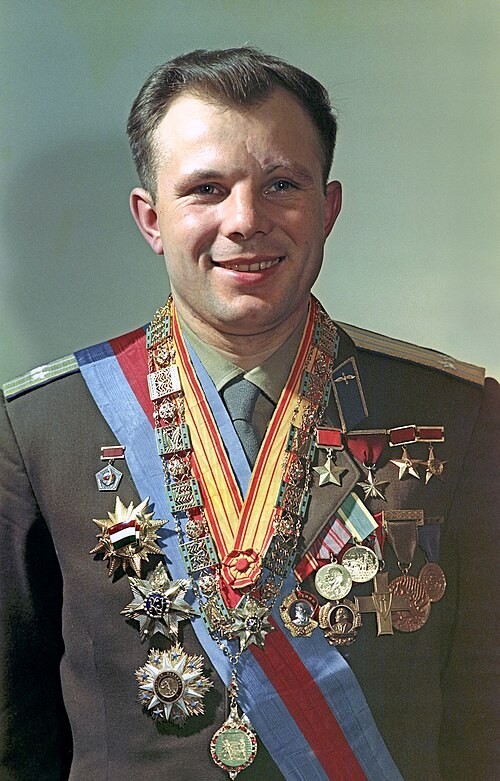 С Праздником, друзья! С Днём космонавтики!