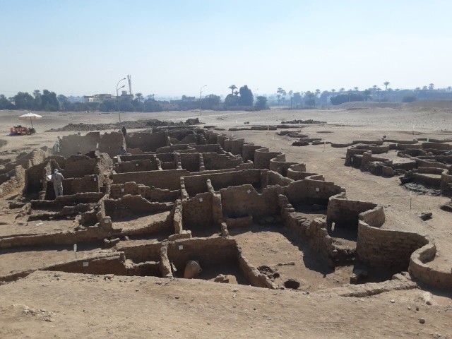 В Египте нашли затерянный в песках город возрастом более трех тысяч лет