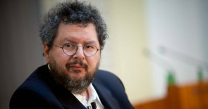 Очень интересное и авторитетное мнение специалистов из разных стран, о полётах американцев на Луну.