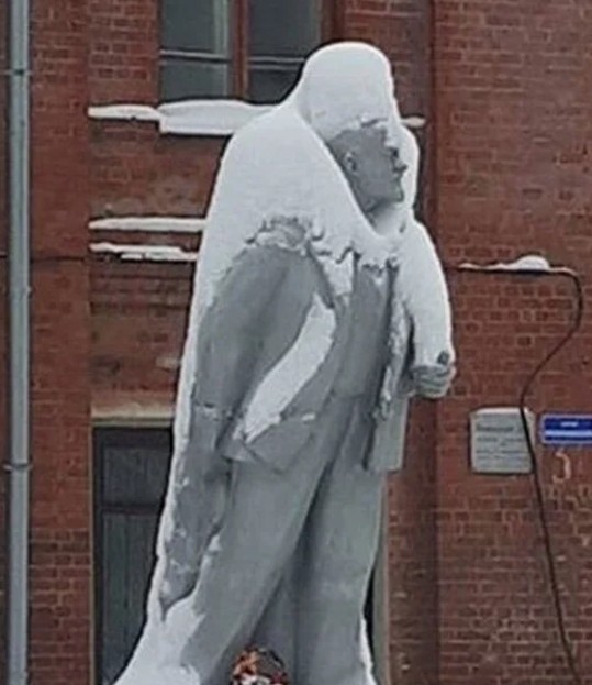 Ленин разный))