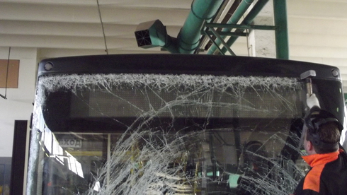 Замена лобового стекла на Маз 206