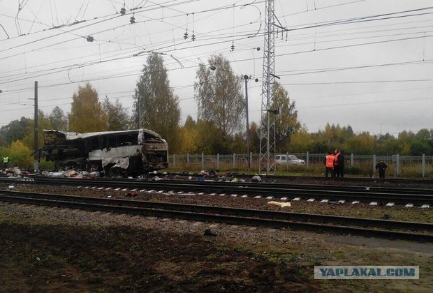 Не менее 16 человек погибли в ДТП с участием пассажирского автобуса и поезда на станции Покров Владимирской области