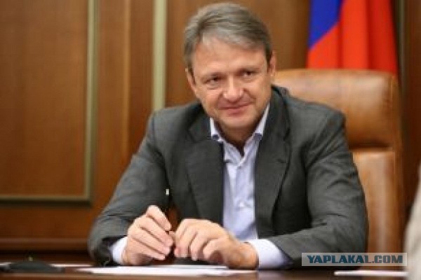 Загадочные ребята в масках упрямо держат интригу