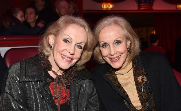 Выступавшие с Синатрой сестры-близнецы совершили суицид