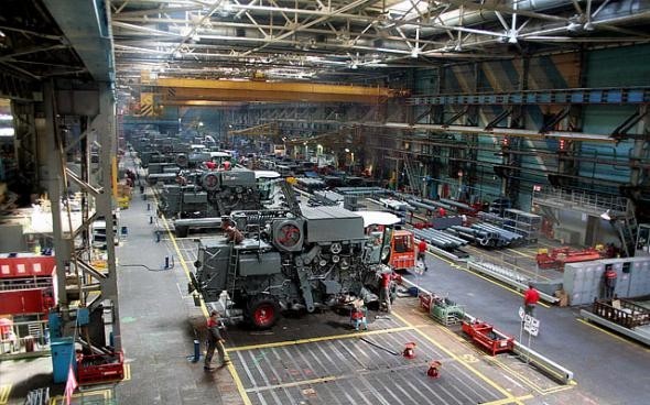 Российские биржи открыли понедельник обвалом