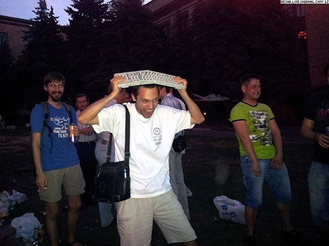 1 августа -  День Домашних Диванных Войск!