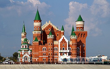Подборка необычных домов России