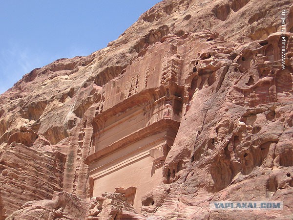 Иордания. Петра. Эль-Хазне. Новодел после приличного потопа