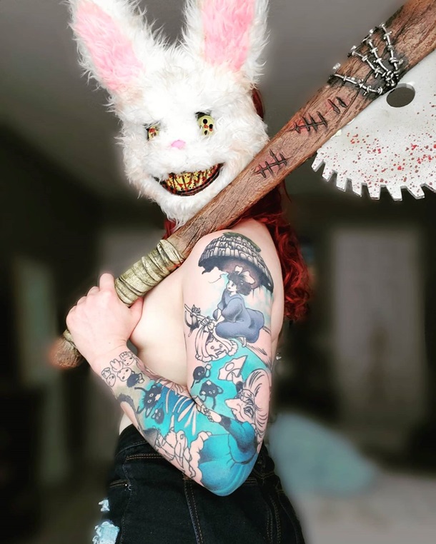 Девушку-механика из-за съемок в порно уволили с работы