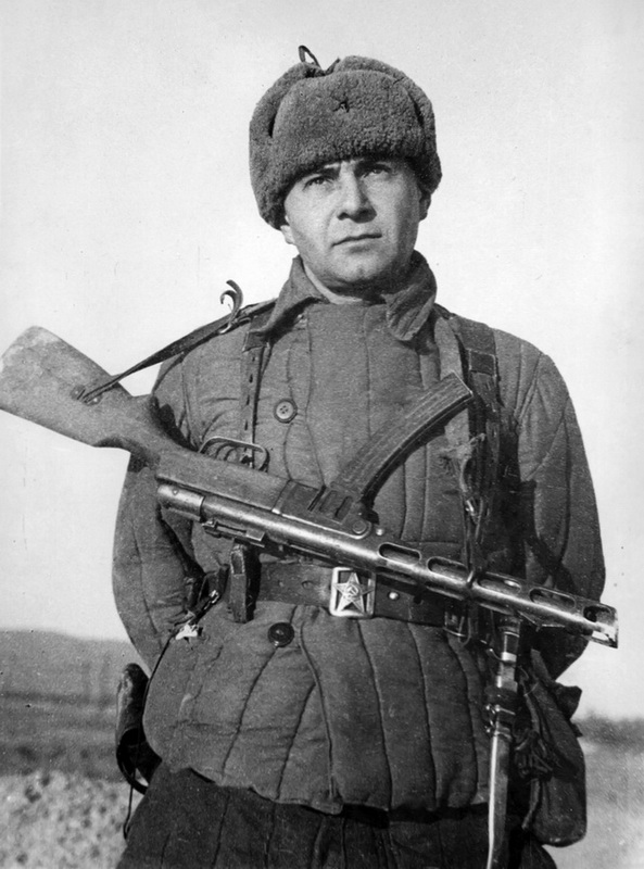 В Севастополе возник пожар после ракетной атаки