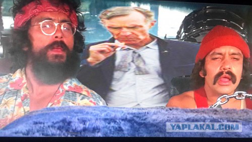 Печальный мужик с сигаретой..