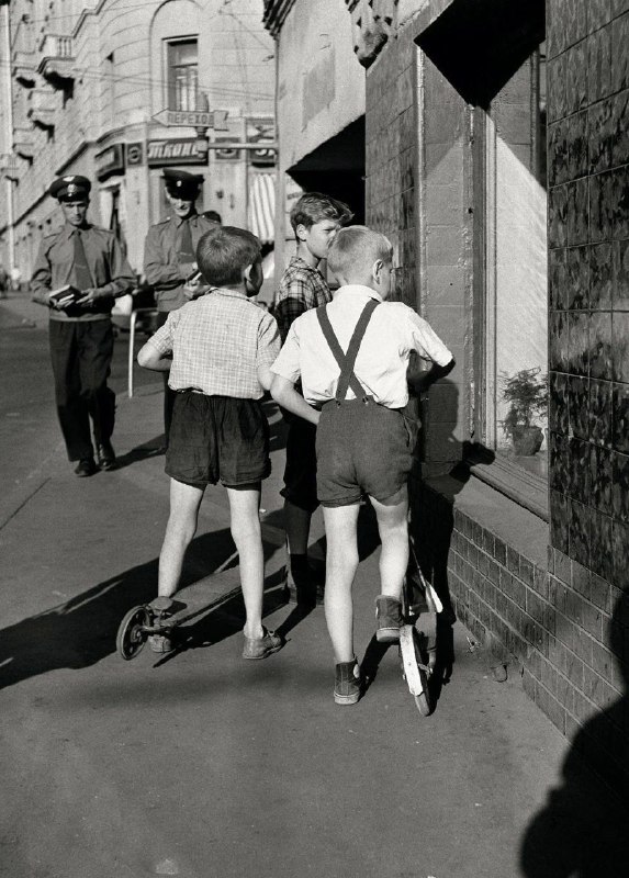 Москва и москвичи. Двадцатый век. 03.03.2025