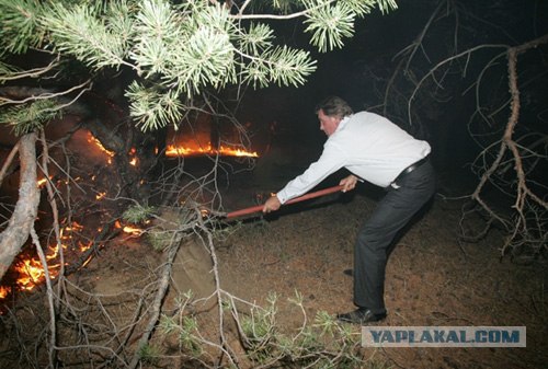 В небе премьер-министр - он все потушит!