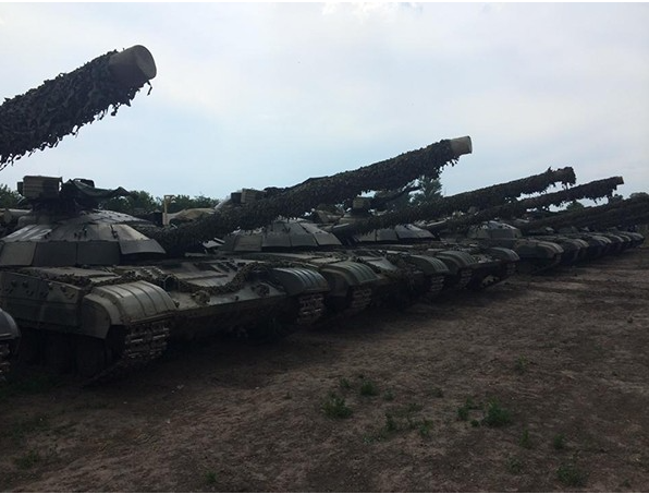 Каратели замуровали украинских танкистов в танках