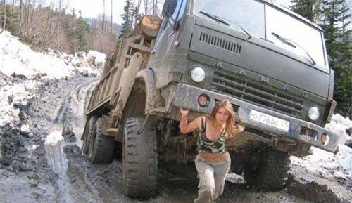 Девушки покоряют турник