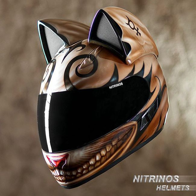 Эксклюзивный "кошачий" шлем с ушками для девушек-мотоциклисток - ЯПлакалъ