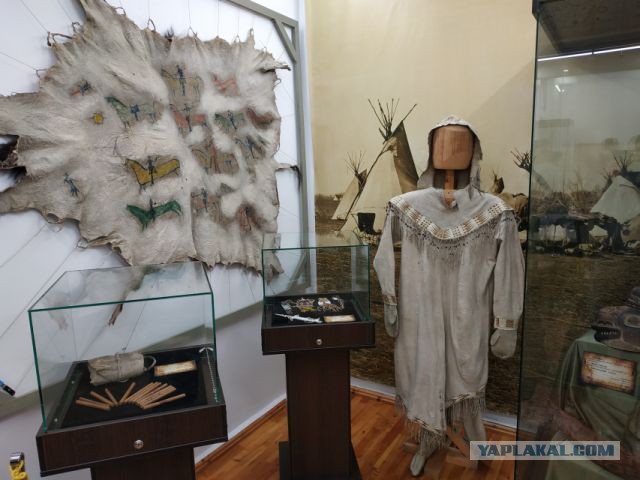 В день города Томска, местная кондитерская фабрика раскидала в толпу 150 килограммов пирожного «картошка»