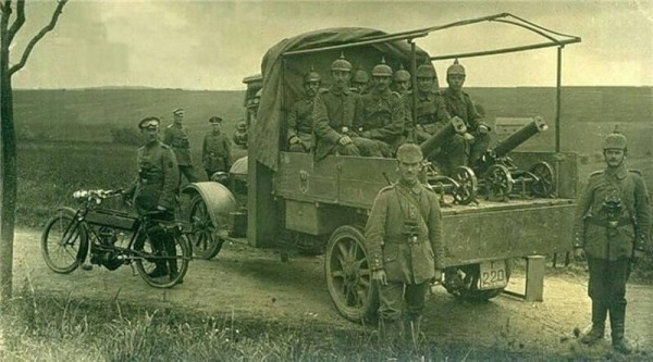 Чёрно-белых фотографий с подписями вам в ленту!