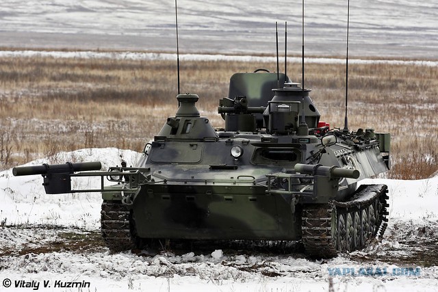 Модель МТЛБ из металла в масштабе 1:18