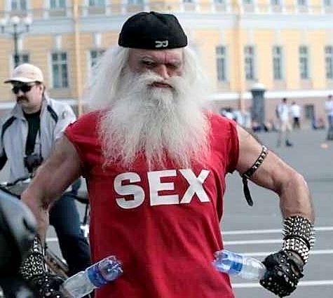 17-летняя модель покорила Сеть натуральными пышными формами