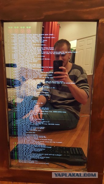 Инженер Google собрал в собственной ванной зеркало из фильмов про будущее