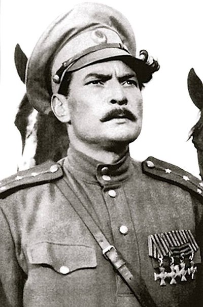 Фото актеров и музыкантов, из которых харизма плещет через край