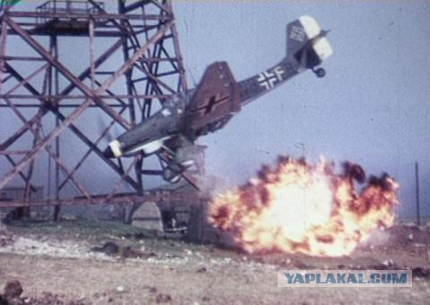 Редкий кадр! Гибель пикирующего бомбардировщика Ju-87