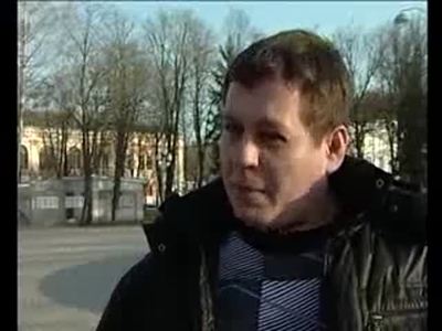 Попрошайки-школьники в МакДональдсе. Прилично одетые. Не просят, а требуют уже