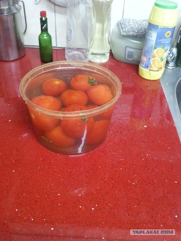 Гречка с помидорами.