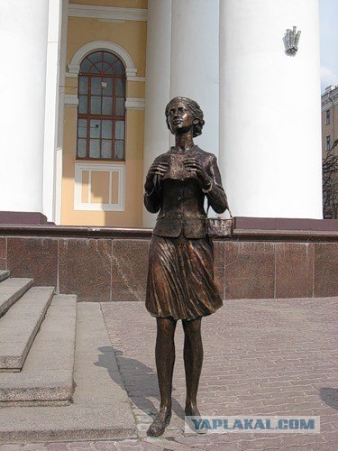 Необычные памятники